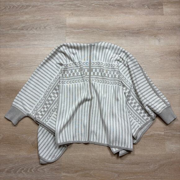 Kit and Ace Silk Cashmere Shawl Poncho Sweater OSFM Color Cream - Picture 6 of 6